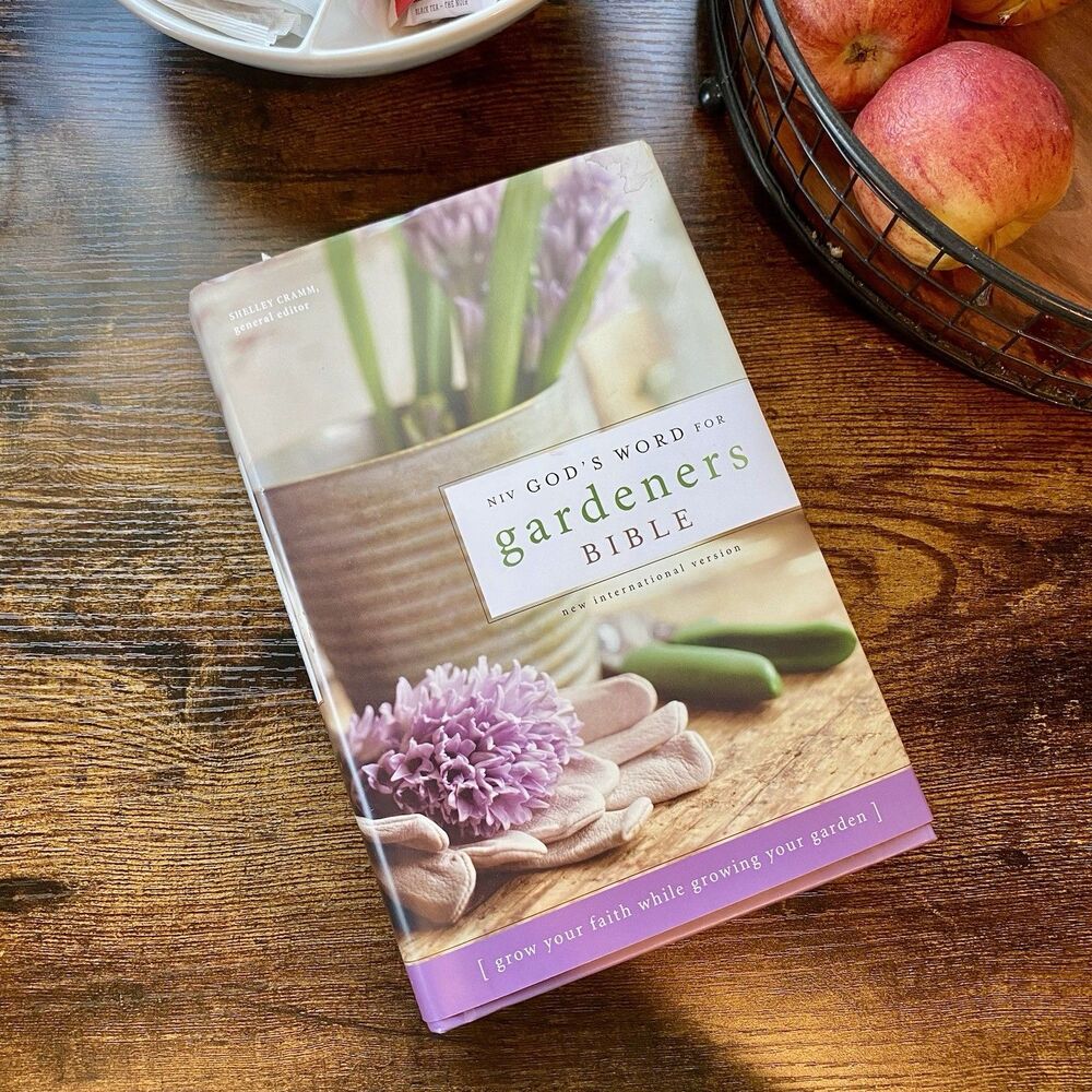 Niv God's Word for Gardeners Bible Grow Your Faith While Growing Your Garden